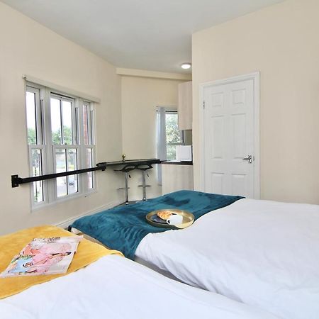 Elegant Studio 5 Mins Walk To Coventry Transport Museum Apartment Luaran gambar